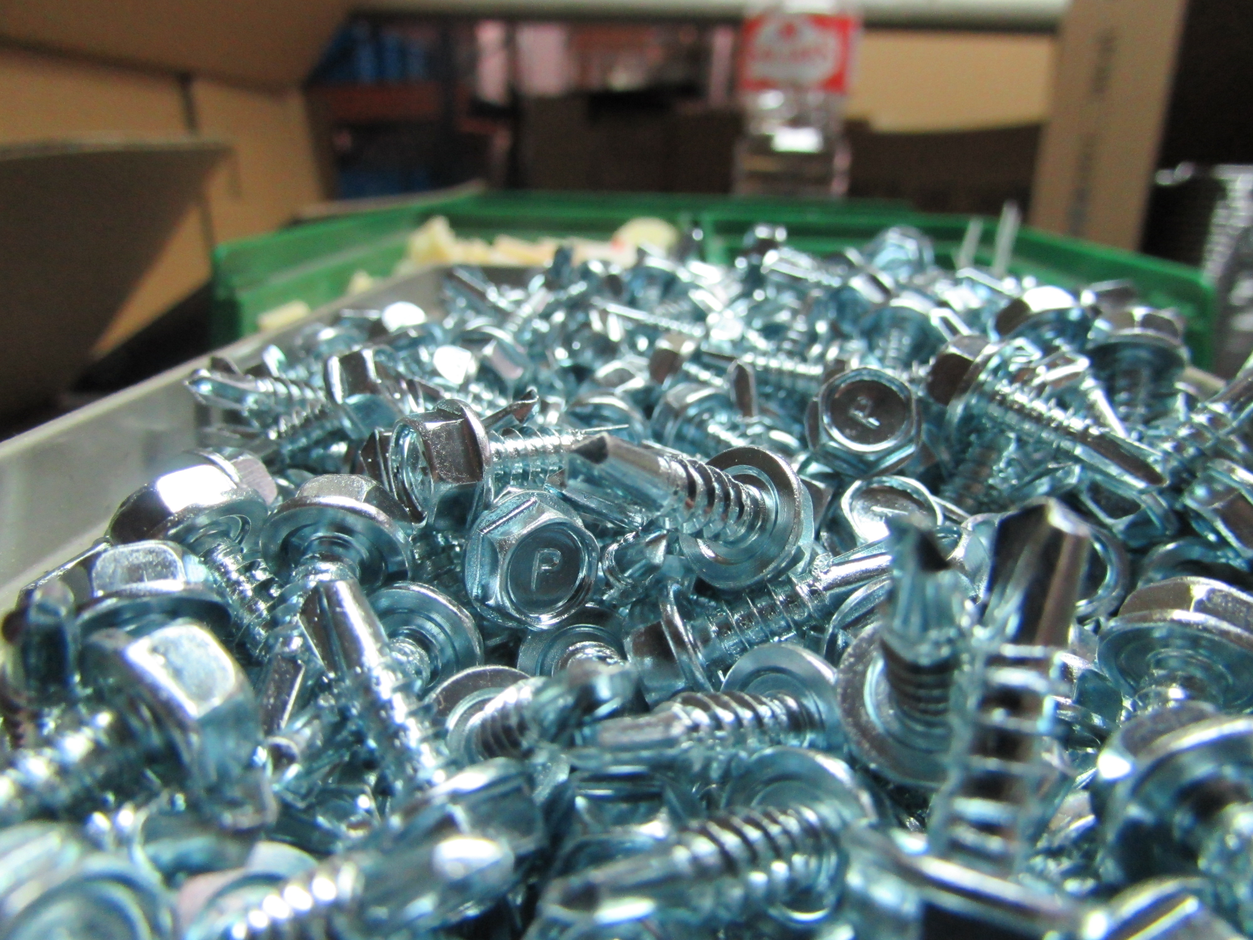 materiales tornillos